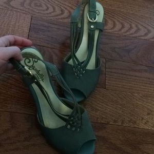 Seychelles heels